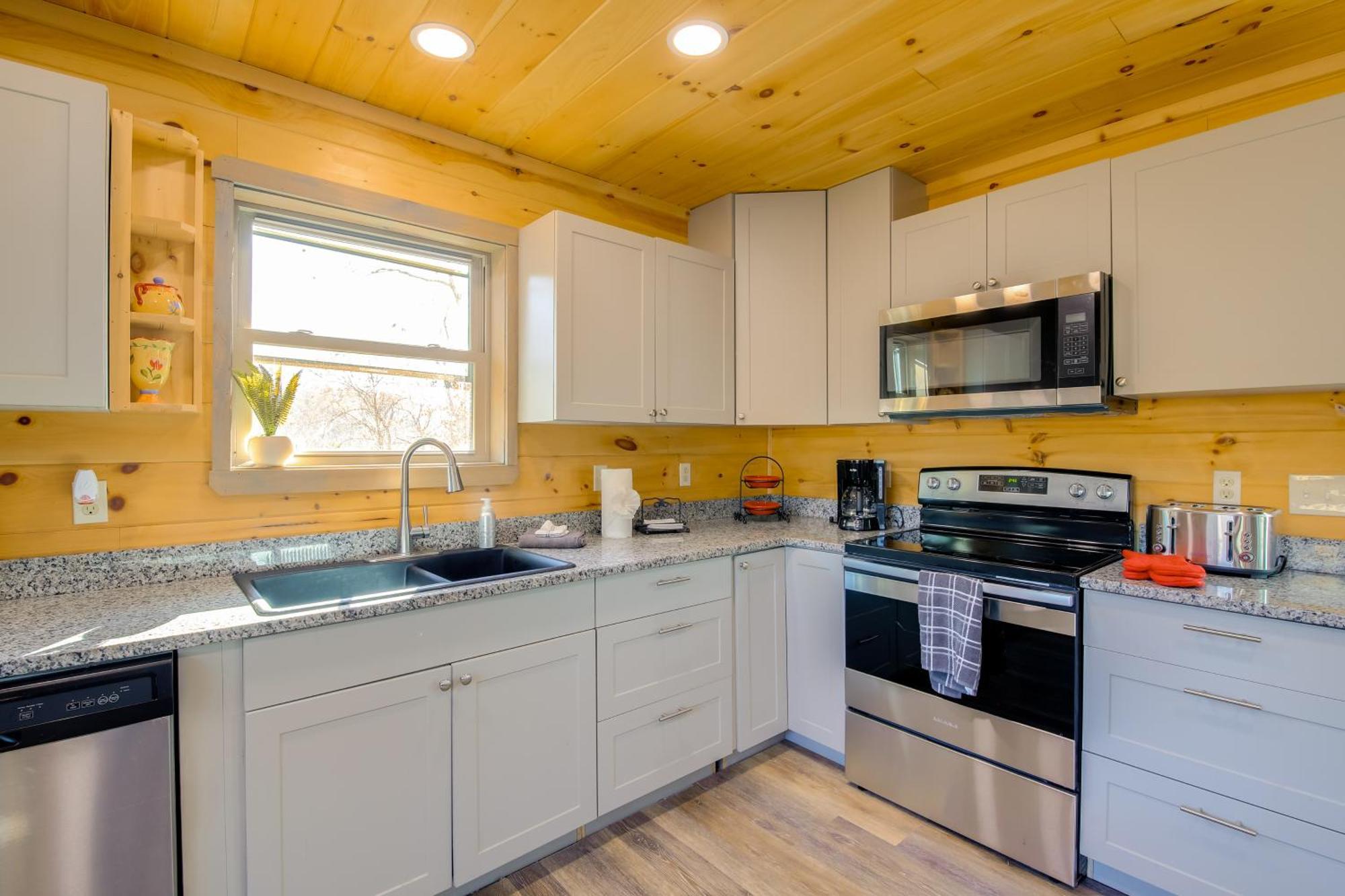 Gatlinburg Cabin With Game Room, Hot Tub And Mtn Views Exterior photo